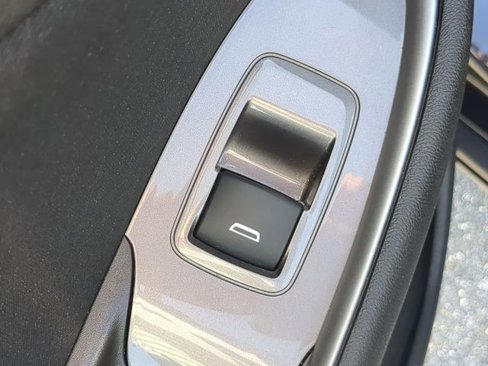 Used 2023 Chevrolet Malibu LT image 31