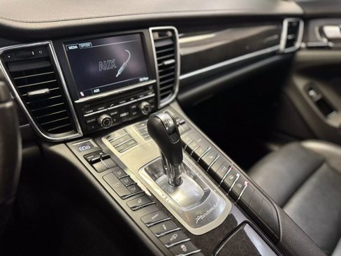 Used 2013 Porsche Panamera S image 23