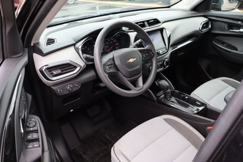 Used 2021 Chevrolet TrailBlazer LT w/ Convenience Package image 9