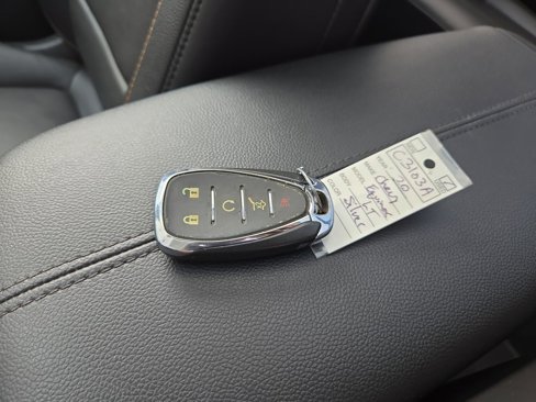 Used 2020 Chevrolet Equinox Premier image 32