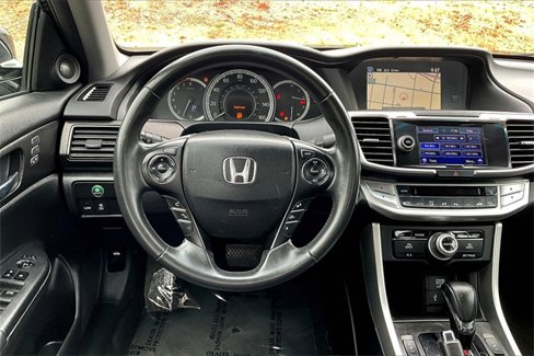 Used 2015 Honda Accord Touring image 5