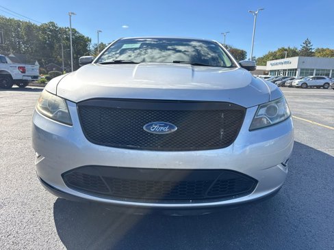 Used 2010 Ford Taurus SHO image 3