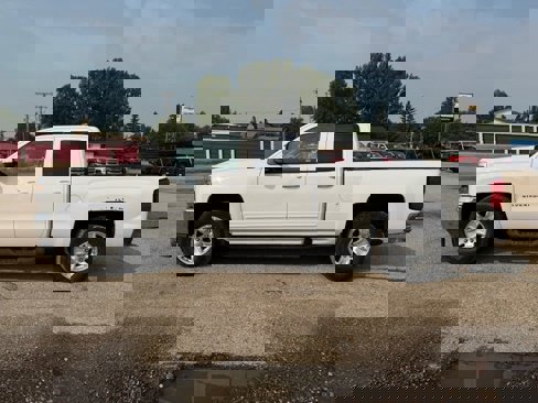 Used 2018 Chevrolet Silverado 1500 LT w/ All Star Edition image 4
