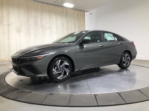 New 2025 Hyundai Elantra Sport image 4
