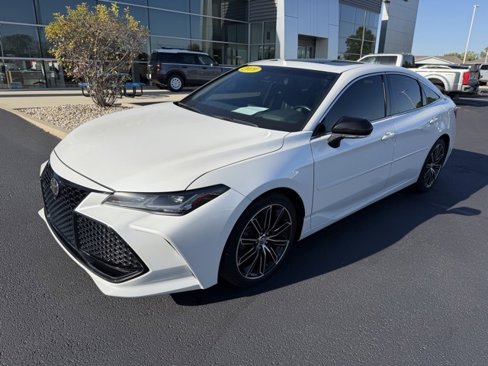 Used 2019 Toyota Avalon Touring w/ Advanced Safety Package image 2
