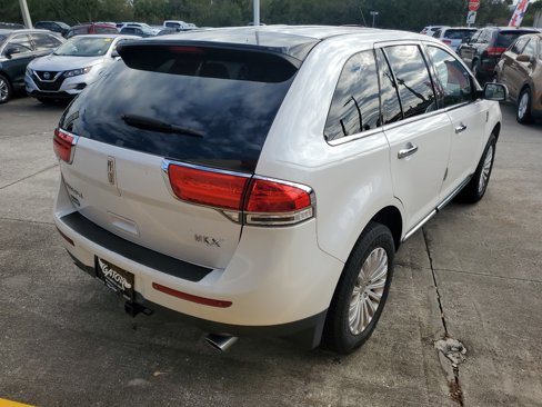 Used 2013 Lincoln MKX FWD image 3
