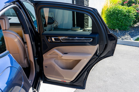 Used 2022 Porsche Cayenne S image 48