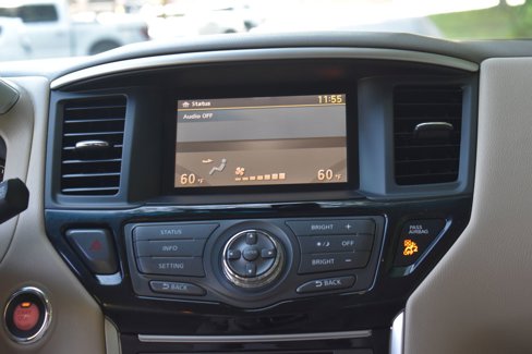 Used 2015 Nissan Pathfinder SV image 39