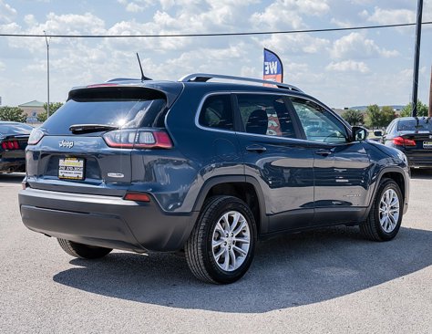 Used 2019 Jeep Cherokee Latitude w/ Popular Appearance Group image 5
