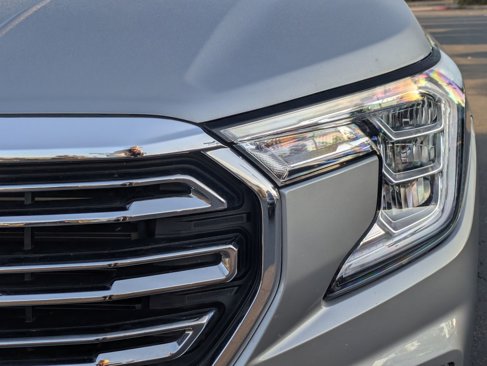 Used 2024 GMC Terrain SLT image 10