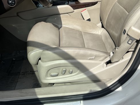 Used 2013 Cadillac XTS Premium image 15