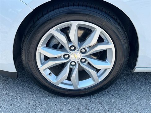 Used 2020 Chevrolet Impala LT w/ LT Convenience Package image 9