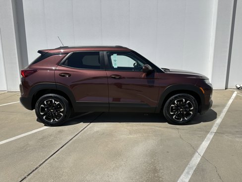Used 2022 Chevrolet TrailBlazer LT w/ Driver Confidence Package image 8