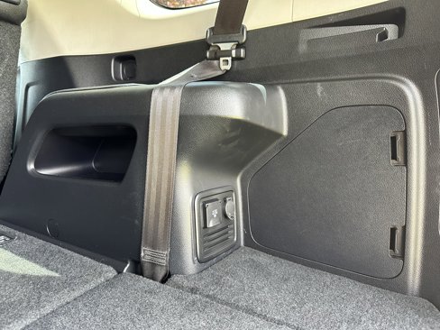 Used 2021 Toyota 4Runner SR5 Premium w/ Moonroof Package image 30