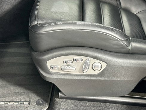 Certified 2018 Porsche Macan Turbo image 34
