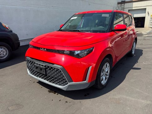 Used 2023 Kia Soul LX image 1