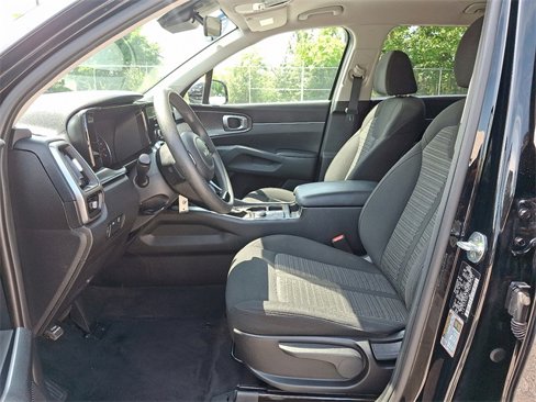 Used 2022 Kia Sorento LX image 17
