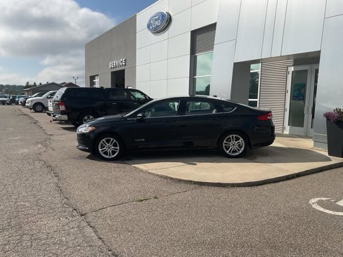 Used 2018 Ford Fusion S image 2