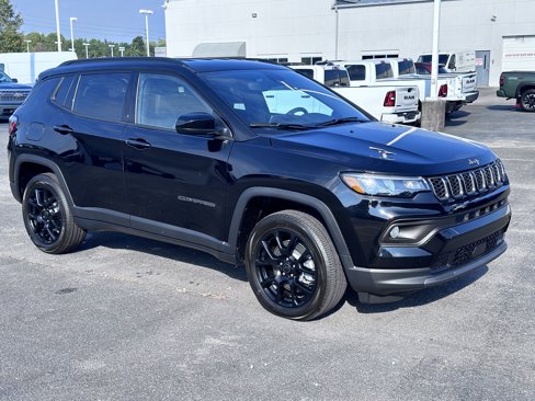 New 2026 Jeep Compass Latitude image 4