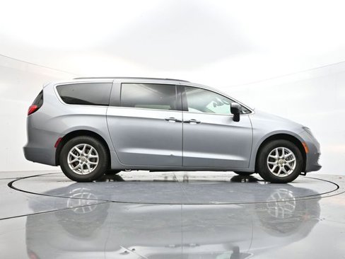Used 2020 Chrysler Voyager Lxi image 41