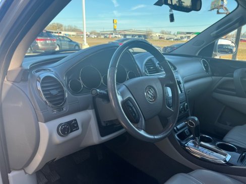 Used 2017 Buick Enclave Leather image 10