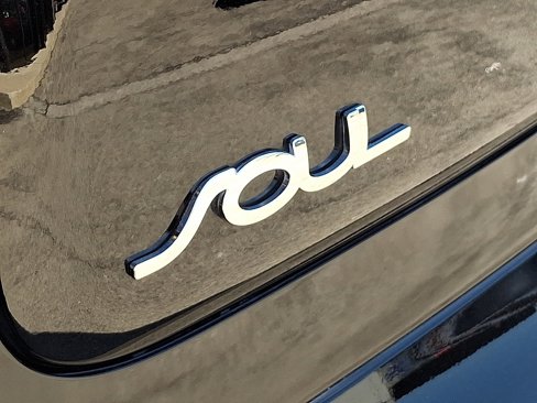 Used 2019 Kia Soul image 29