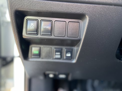 Used 2016 Nissan Rogue S image 15