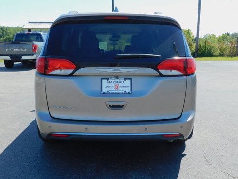 Used 2017 Chrysler Pacifica Touring-L Plus w/ Advanced Safetytec Group image 7
