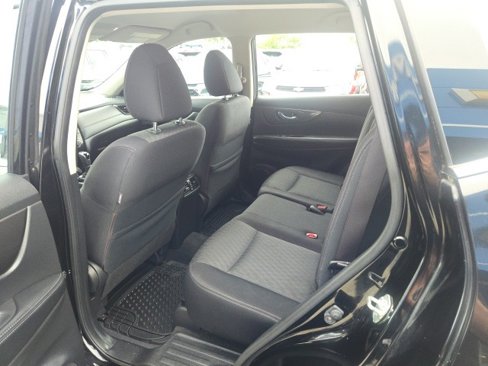 Used 2018 Nissan Rogue S image 25