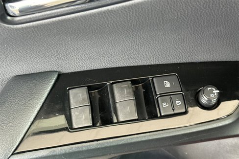 Used 2019 Toyota Prius Prime Premium image 15