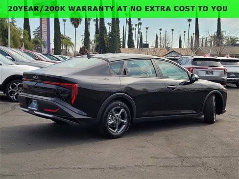 New 2025 Kia K4 LXS image 4