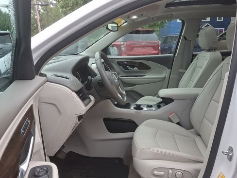 Used 2019 GMC Terrain Denali w/ Advanced Safety Package image 13