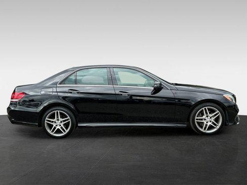 Used 2016 Mercedes-Benz E 350 4MATIC Sedan w/ Premium Package image 8