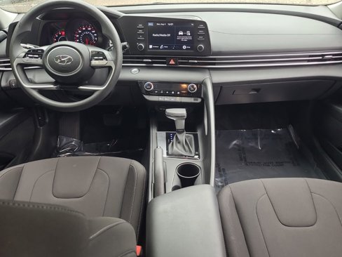 Used 2023 Hyundai Elantra SEL image 14