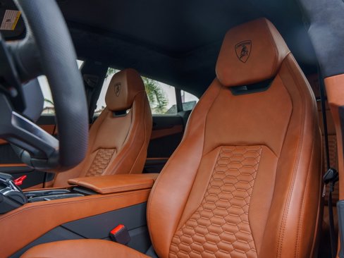 Used 2022 Lamborghini Urus image 11