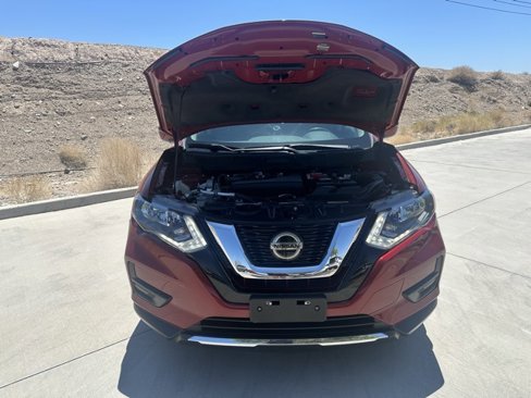 Used 2018 Nissan Rogue SV image 34