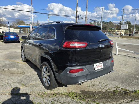 Used 2017 Jeep Cherokee Limited image 7