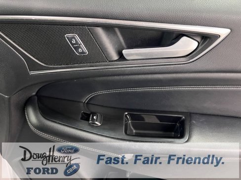 Used 2017 Ford Edge Titanium w/ Technology Package image 36
