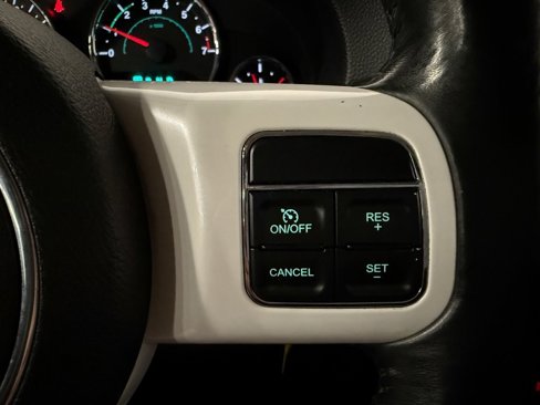 Used 2015 Jeep Wrangler Unlimited Sahara image 15
