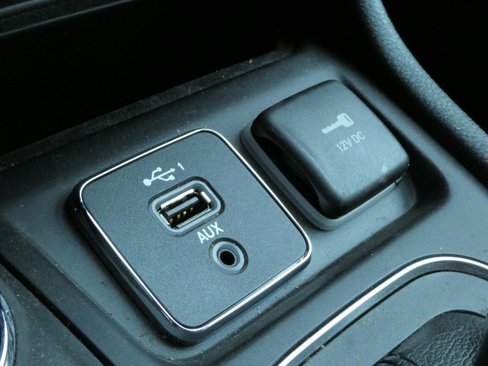 Used 2019 Jeep Cherokee Latitude Plus image 15
