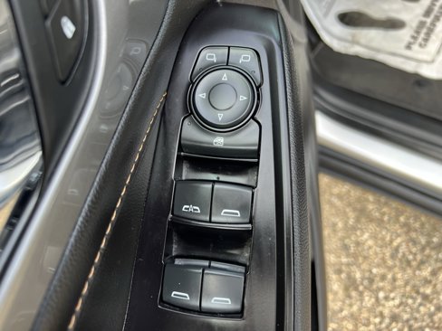 Used 2020 Chevrolet Traverse LT image 25