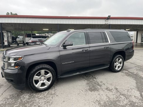 Used 2018 Chevrolet Suburban LT image 4