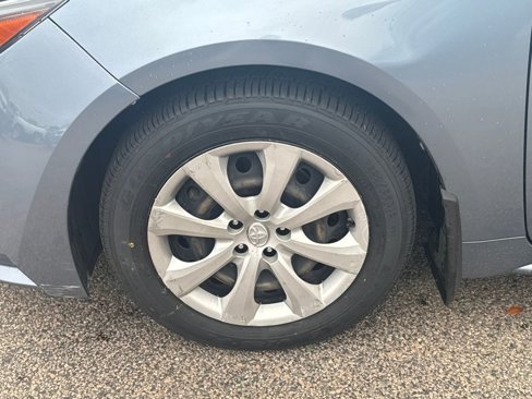 Used 2021 Toyota Corolla LE image 36