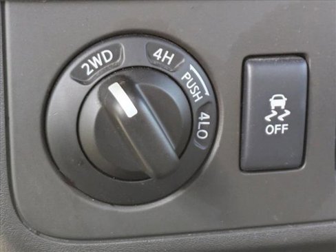 Used 2015 Nissan Xterra X image 7