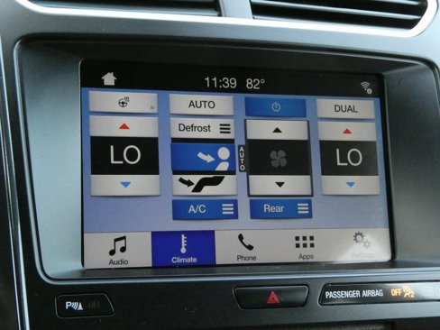 Used 2017 Ford Explorer XLT w/ Equipment Group 202A image 8