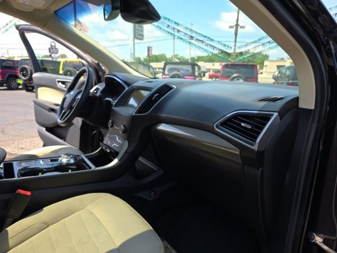 Used 2019 Ford Edge SEL image 39