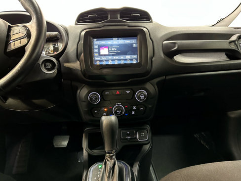 Used 2018 Jeep Renegade Altitude image 49
