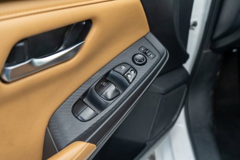 Used 2023 Nissan Sentra SV w/ SV Premium Package image 16