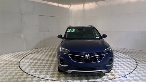 Used 2023 Buick Encore GX Essence image 3