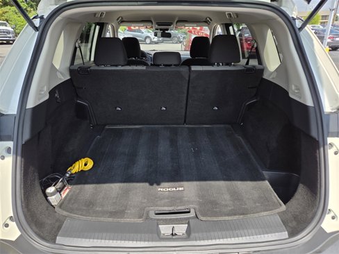 Used 2021 Nissan Rogue SV image 16